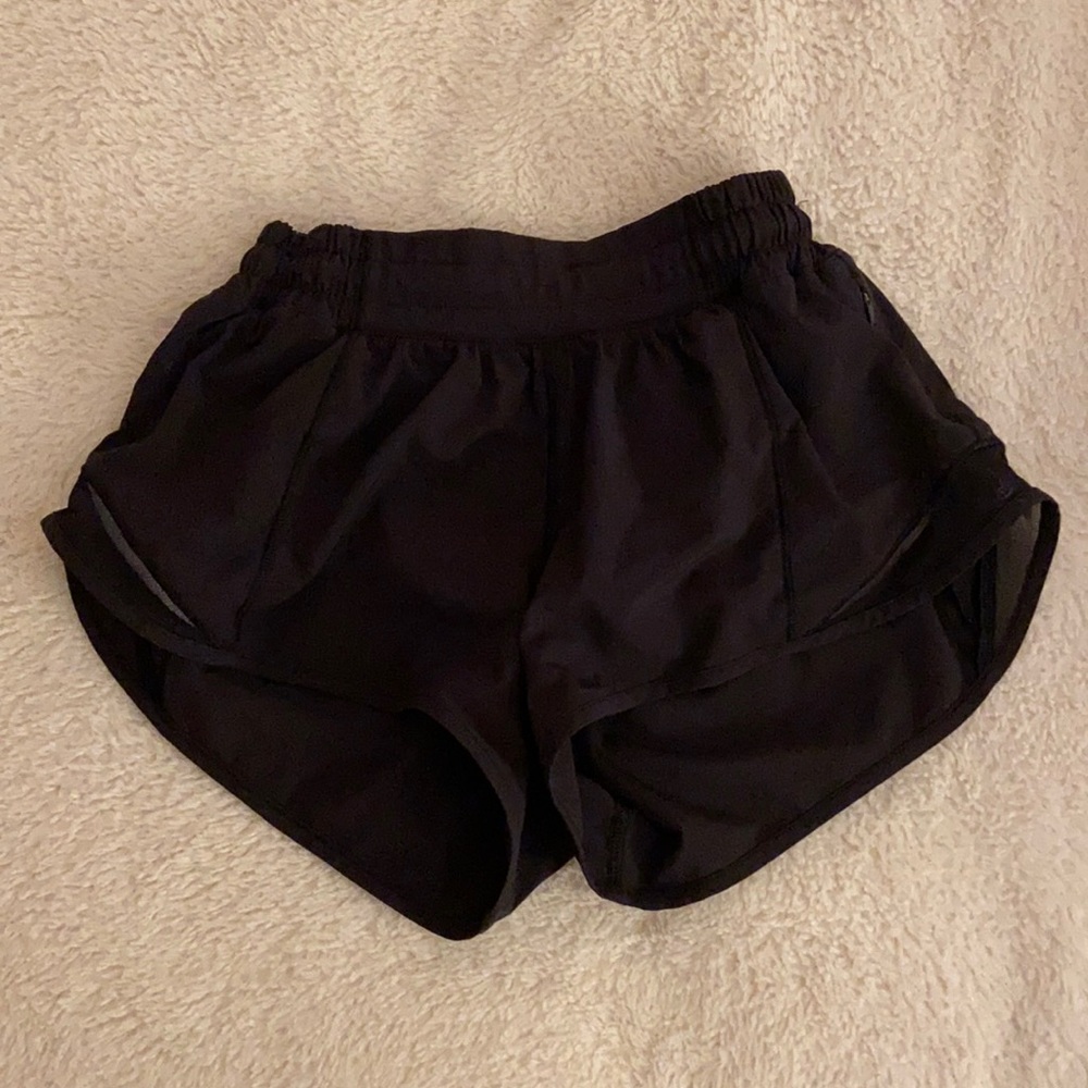 Hotty hot shorts in black good condition